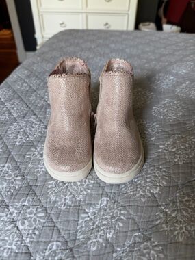 Self Esteem Girls' Shimmery Light Pink Slip-On Boots